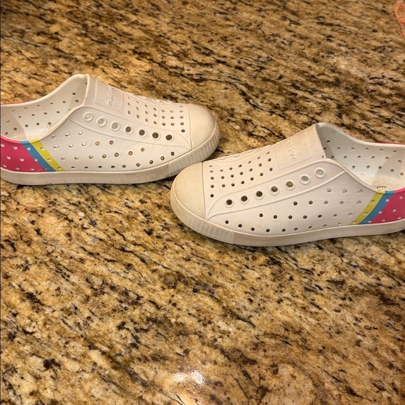 Native Sandals - Picture 3 of 5